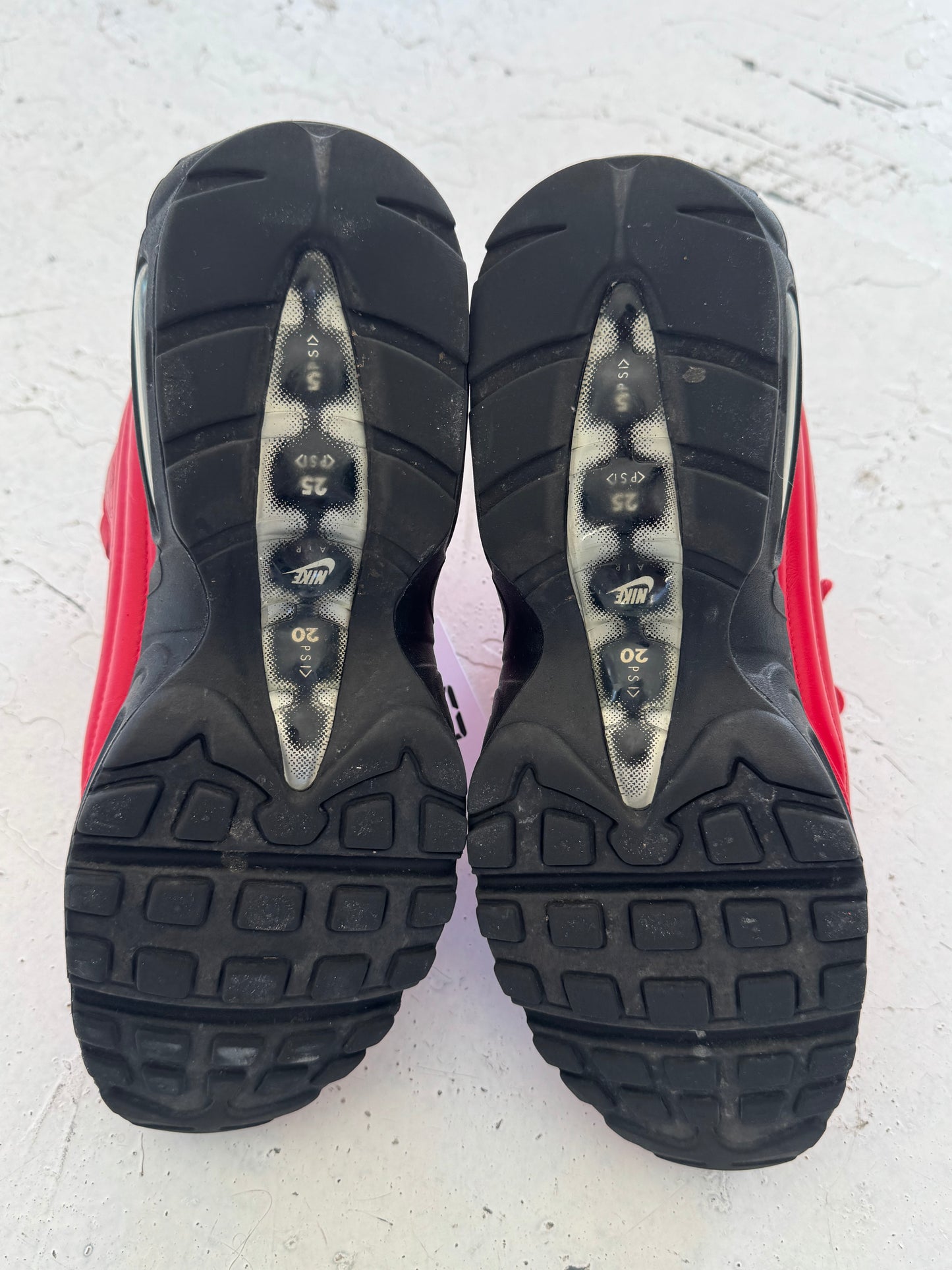 Supreme X Nike Airmax 95 Sneakers (UK9)
